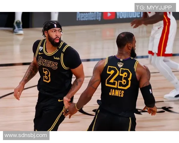 03年NBA总决赛回顾魔术对湖人的经典对决与传奇时刻分析