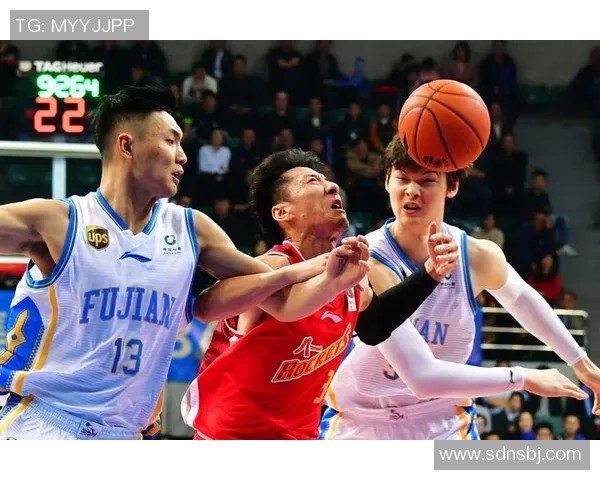 四川全兴与八一的激烈对决展现篮球魅力与团队精神的巅峰对抗 四川全兴与八一的激烈对决展现篮球魅力与团队精神的巅峰对抗