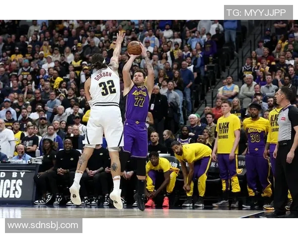 掘金与湖人激战正酣台湾直播全程跟踪精彩瞬间不容错过