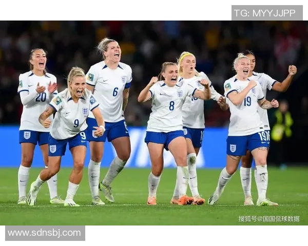 英格兰与哥伦比亚足球战术解析与比赛风格对比分析