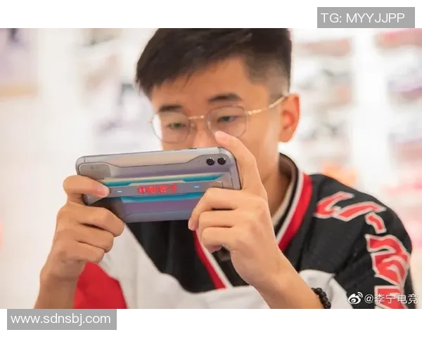 和平精英评论：LNG在比赛中的战略控制与失误分析